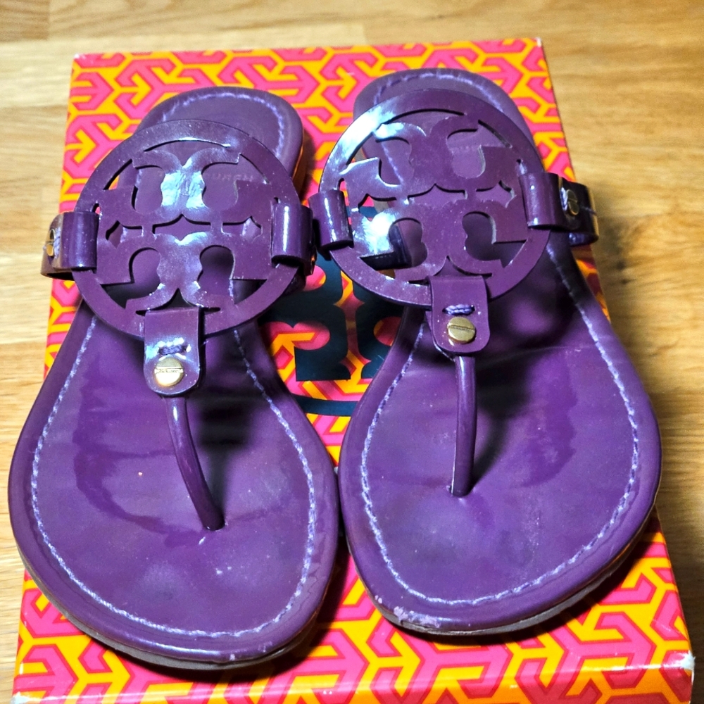 Tory Burch Miller Sandals Purple Patent Leather Logo Thong Sandals Size 8.5 - Picture 2 of 8